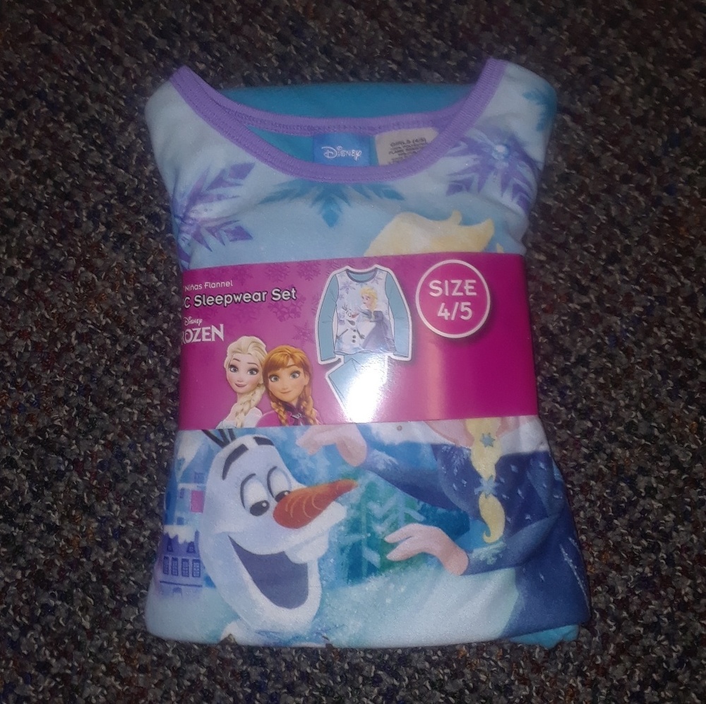 NWT Disney Frozen Pajama Set